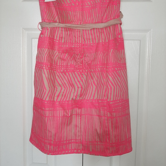 Nwt fits a small dress bright pink and beige - Picture 4 of 4